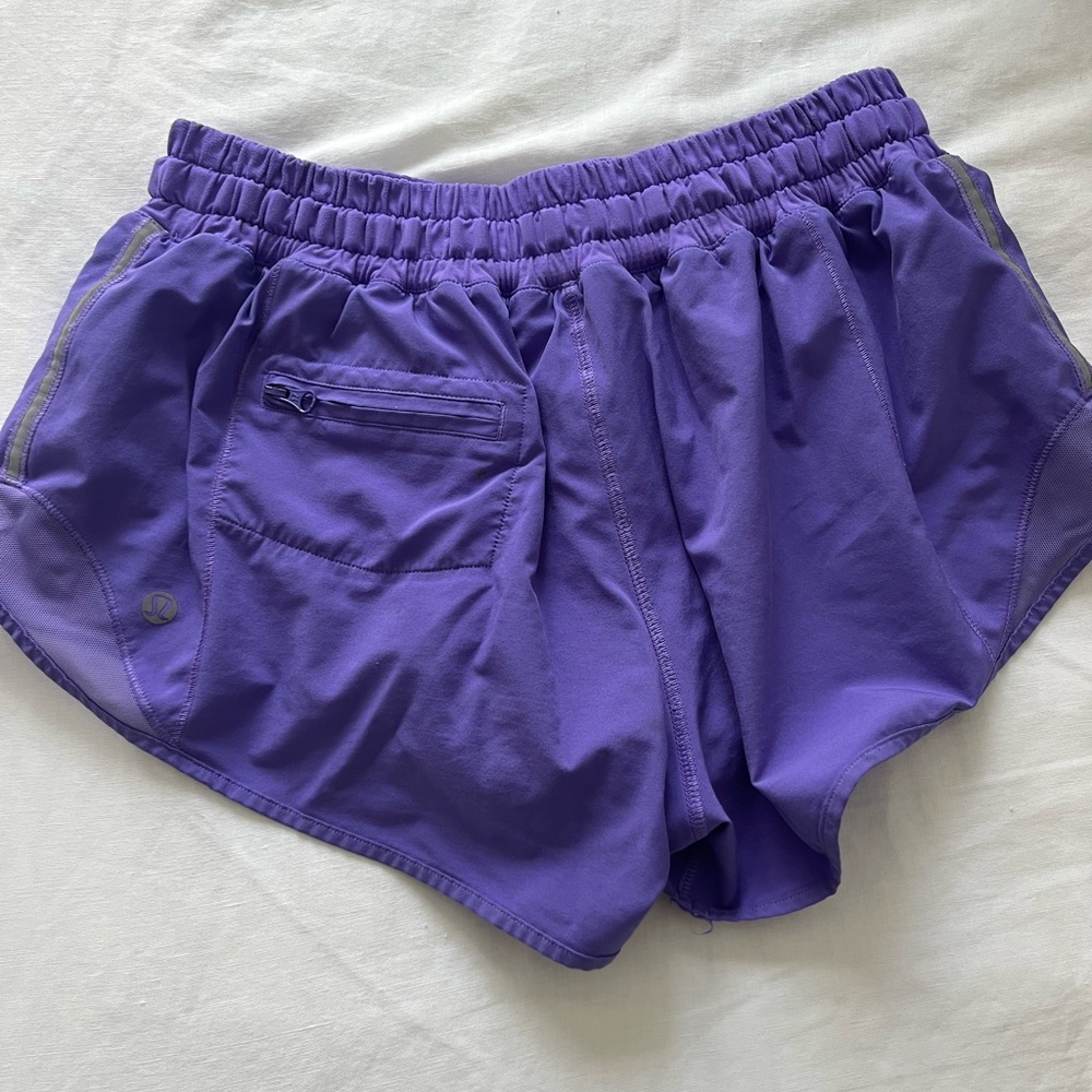 Lululemon Hotty hot shorts 2.5in